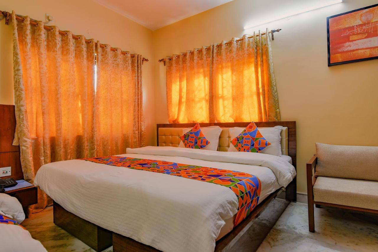 Hotel Fabhotel New Residency - Nr Axis Mall 3*