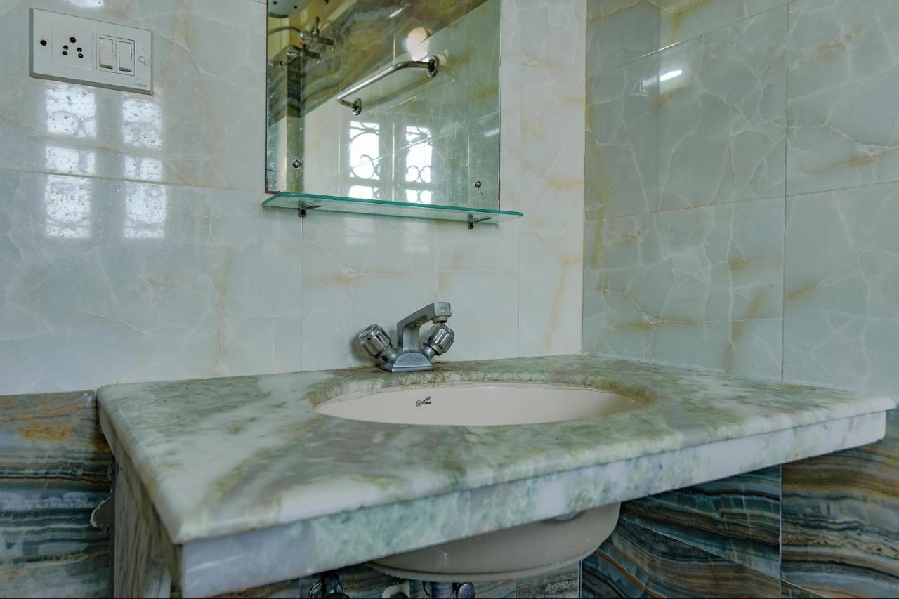 Fabhotel New Residency - Nr Axis Mall Hotel Kolkata