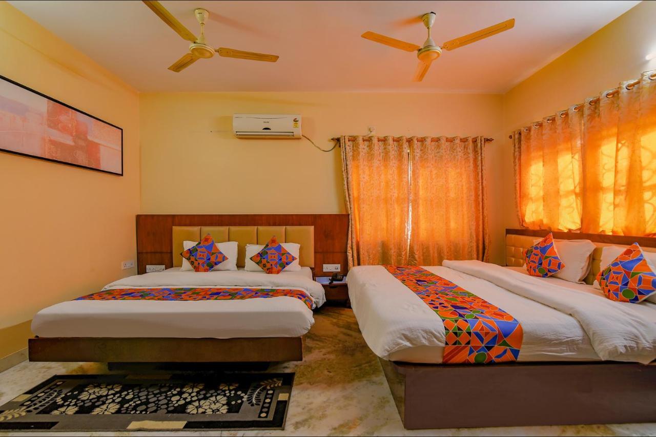 Fabhotel New Residency - Nr Axis Mall Hotel 3*